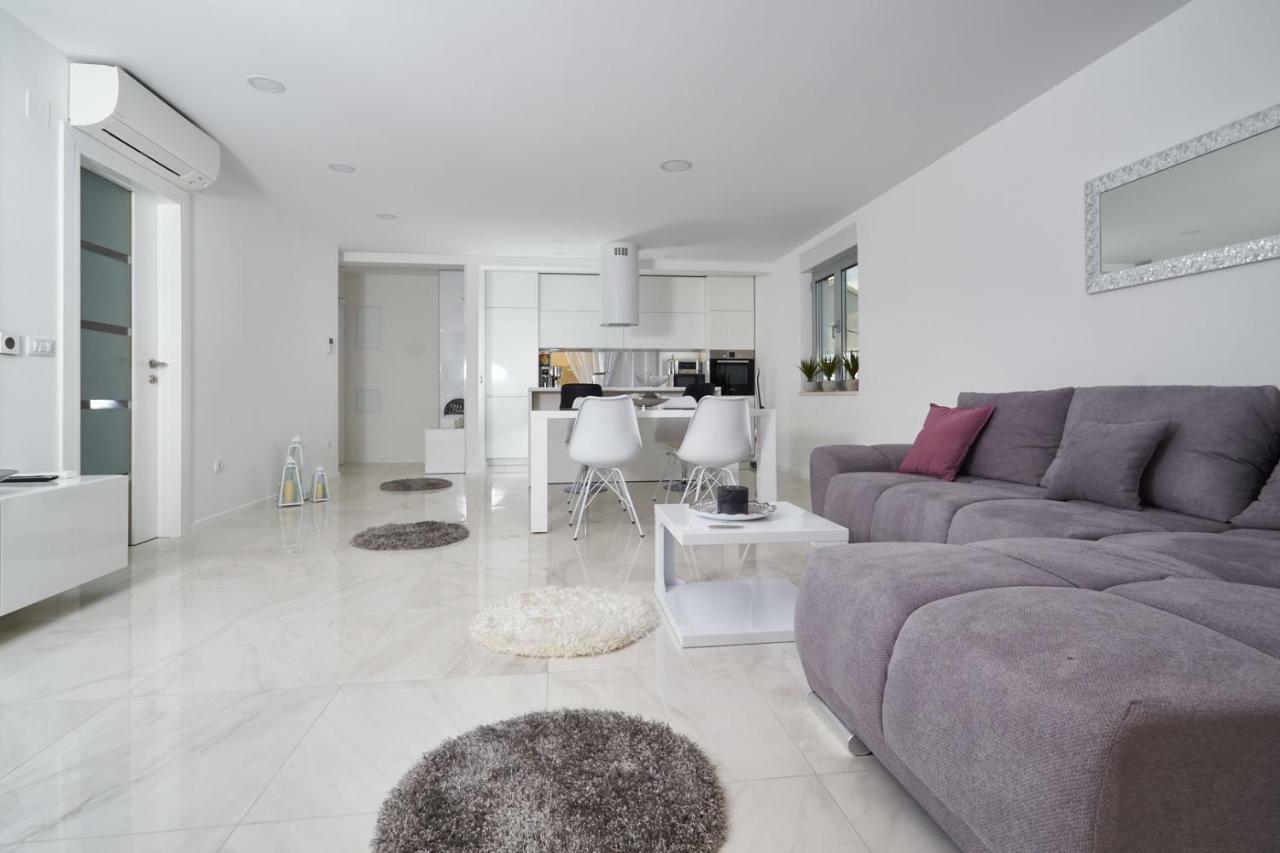 Brand New Apartment S & U دوبروفينك المظهر الخارجي الصورة