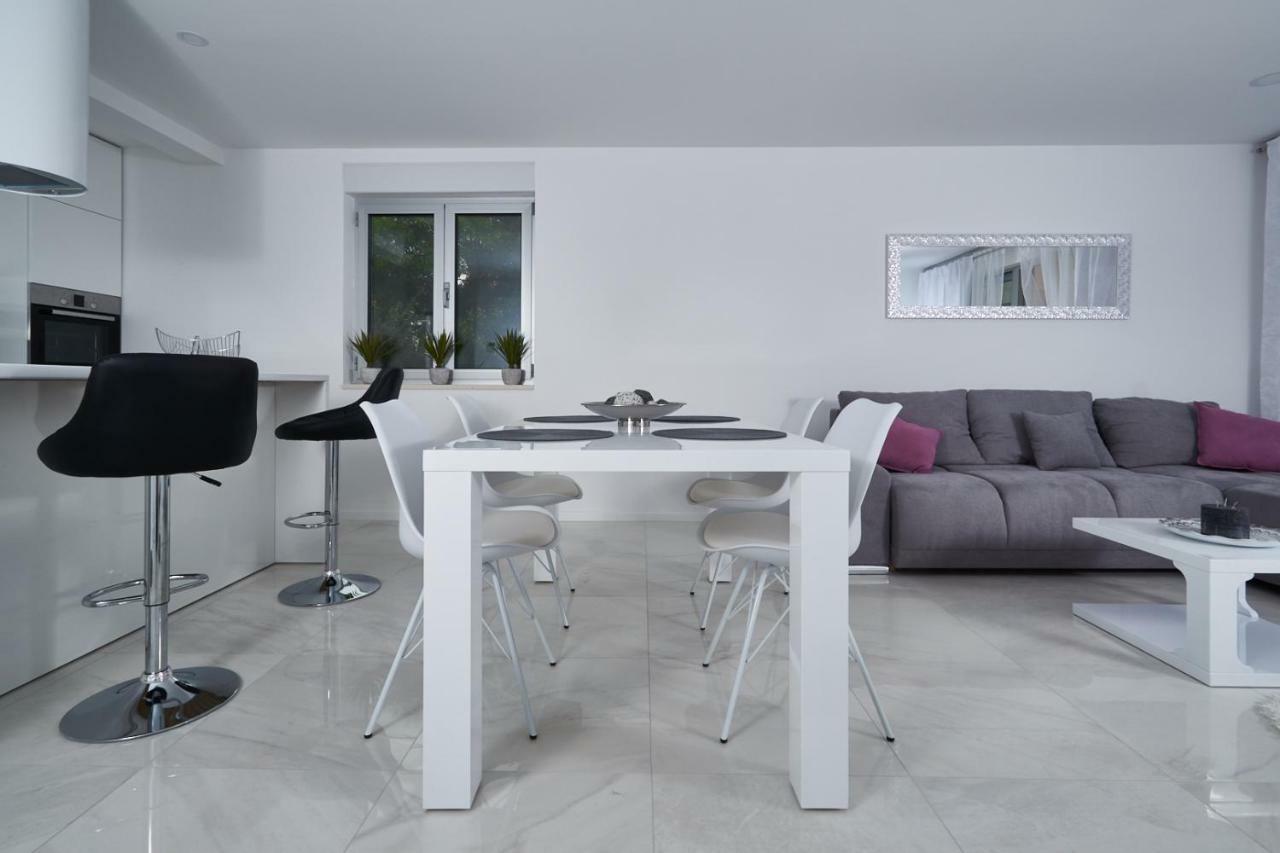 Brand New Apartment S & U دوبروفينك المظهر الخارجي الصورة